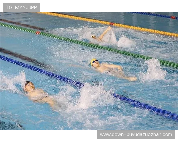 小学游泳课比赛分个人与接力，全面检验能力